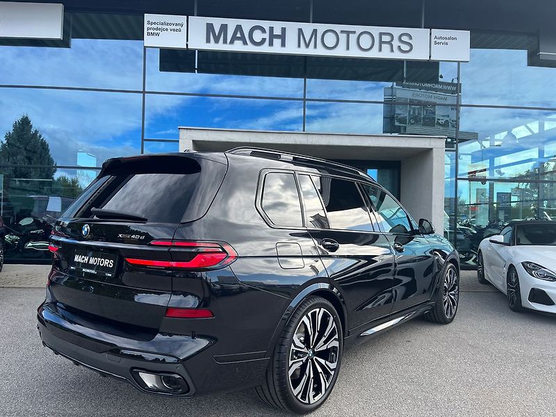 BMW X7 xDrive 40d - fotka 8 z 24
