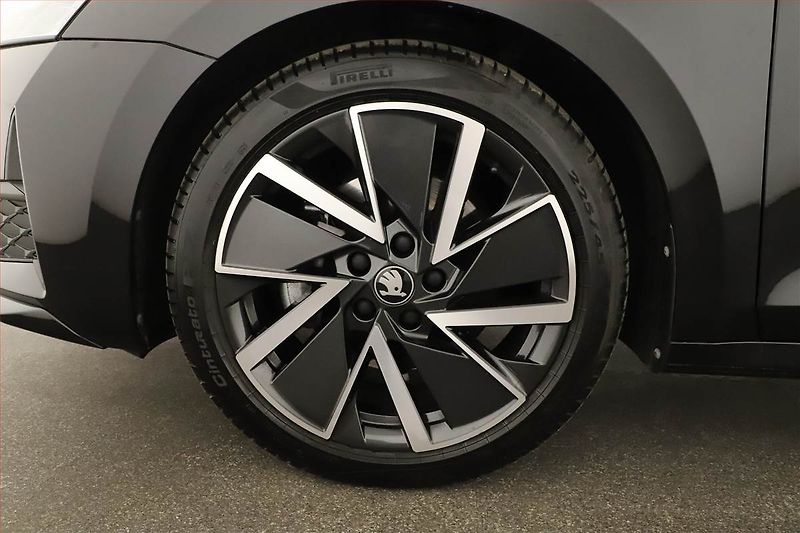 Škoda Octavia (2025) 2.0 TSI, SPORTLINE, AUTOMAT - fotka 20 z 20