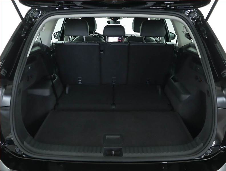 Volkswagen Tayron (2026) 1.5 eTSI - fotka 14 z 19