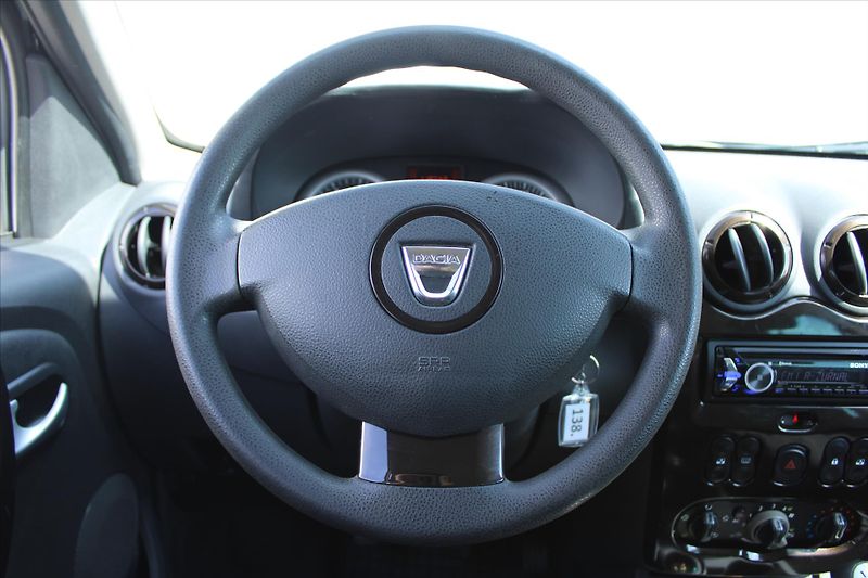 Dacia Duster 1.6i 77kW KLIMA SERV.KNIHA - fotka 14 z 18