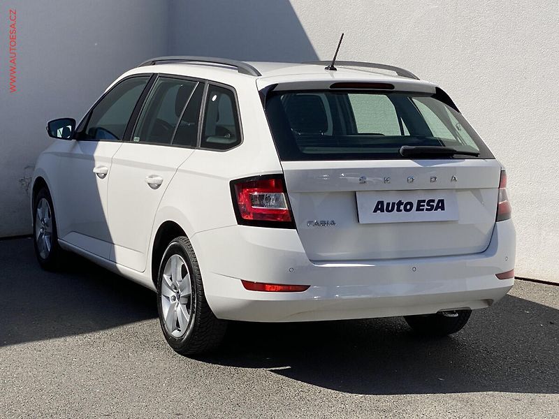 Škoda Fabia (2020) 1.0 TSi, ČR, Ambition, park - fotka 6 z 16
