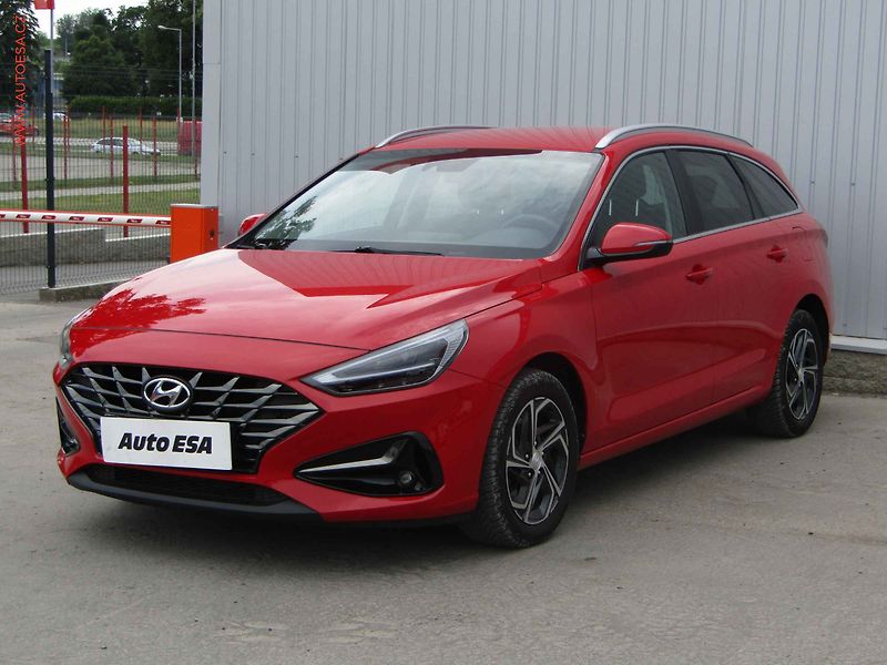 Hyundai i30 (2023) 1.0 T-GDi, ČR, Smart - fotka 3 z 17