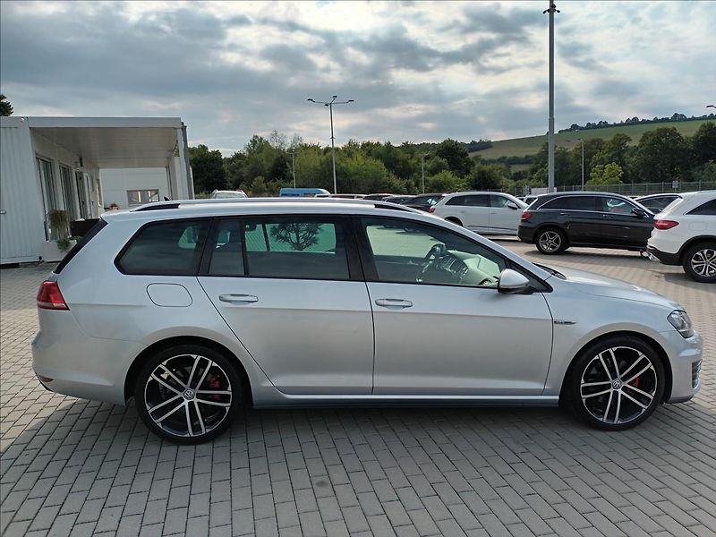Volkswagen Golf 2,0 TDI,GTD,135KW,NAVI,XENON - fotka 4 z 50