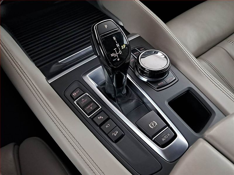 BMW X6 (2017) M Paket xDrive40d - fotka 18 z 20