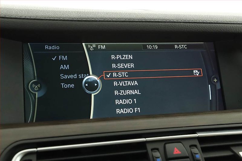 BMW Řada 7 (2010) 740d xDrive, 4X4, Automat - fotka 10 z 22