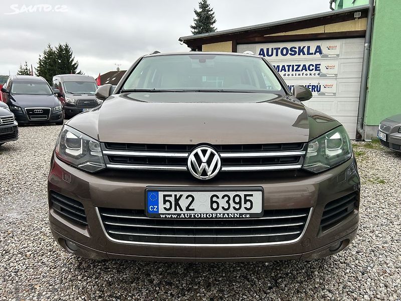 Volkswagen Touareg (2012) 3.0 TDi 180KW pěkný stav - fotka 2 z 27