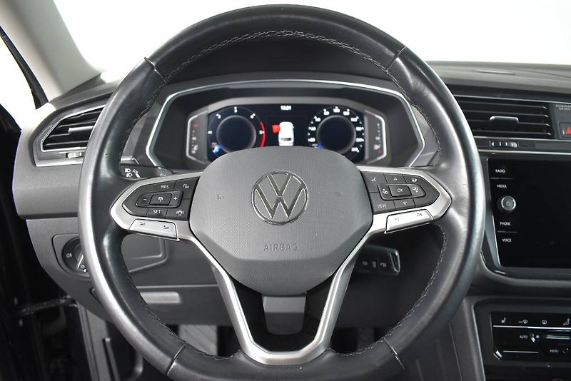 Volkswagen Tiguan Allspace (2022) 2.0TDI 110kW DSG,7 míst,tažné - fotka 19 z 25
