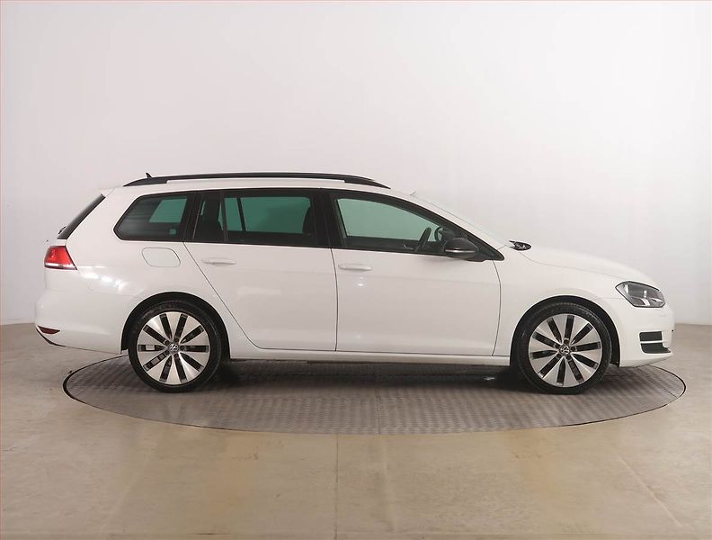 Volkswagen Golf (2015) 1.6 TDI, Tempomat - fotka 6 z 16