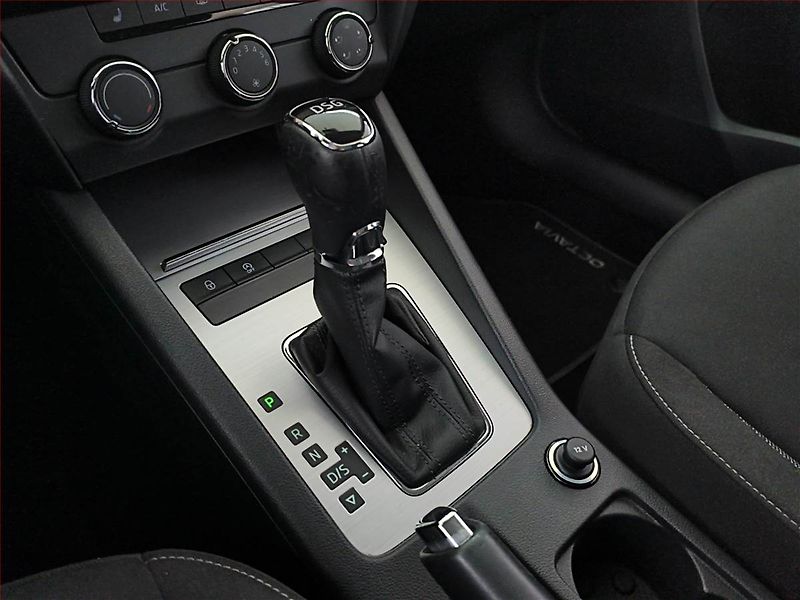 Škoda Octavia (2017) 2.0 TDI, Automat, Navi - fotka 13 z 16