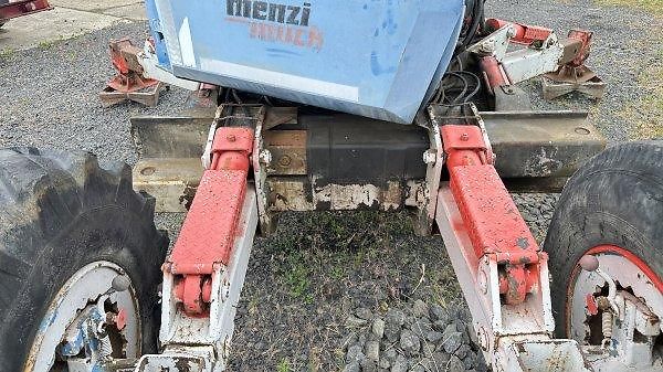 Menzi Muck (1985) 5000 T1.5 bagr kráčející 5.9t  - fotka 7 z 10