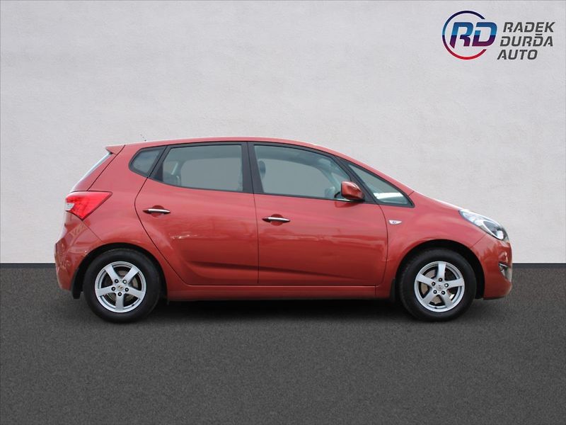 Hyundai ix20 1,4 CRDi  NOVÉ V ČR,TAŽNÉ - fotka 4 z 23