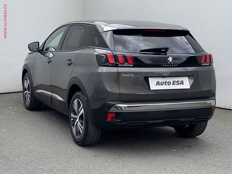Peugeot 3008 (2023) 1.2 PT, Allure, LED, navi - fotka 6 z 17