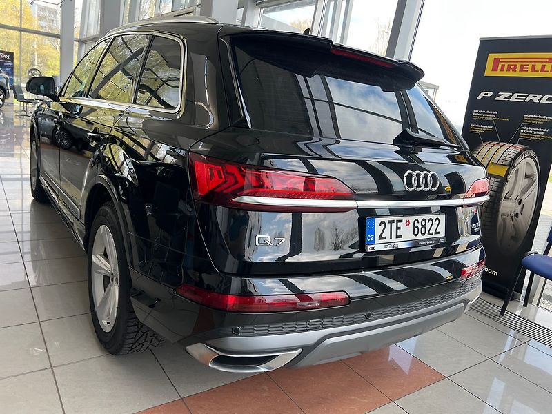 Audi Q7 S-line  45TDI 170kW - fotka 4 z 22