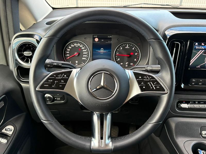 Mercedes-Benz Vito Tourer 116CDI Long 4Matic PRO - fotka 23 z 31