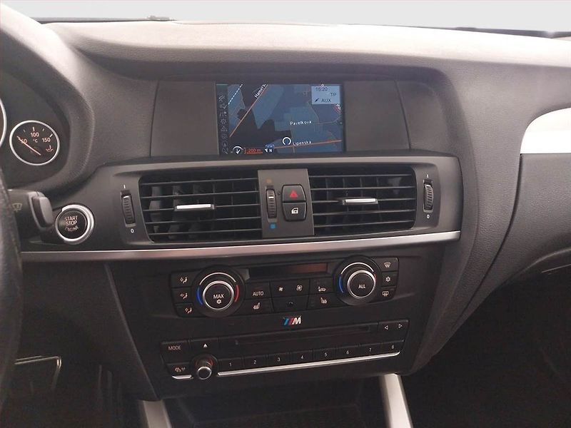 BMW X3 (2011) xDrive20d, 4X4, Automat - fotka 12 z 19