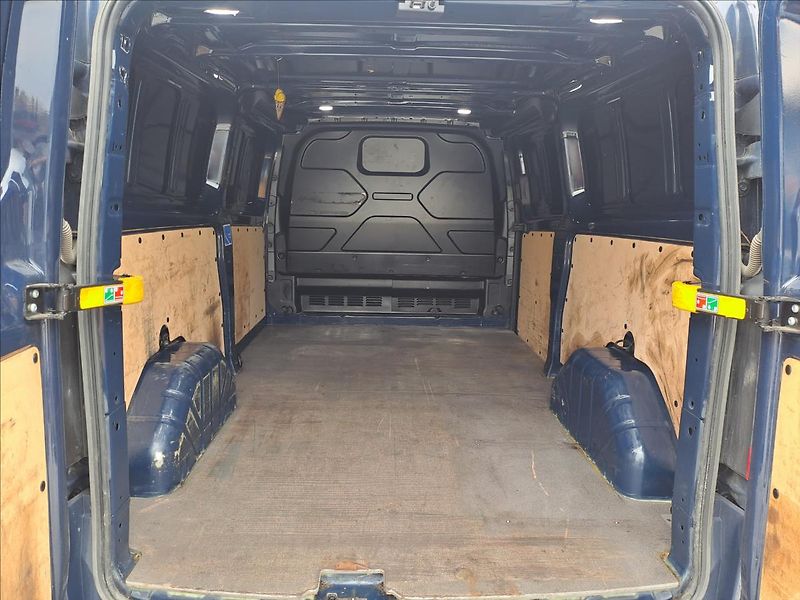 Ford Transit Custom 2,0 TDCI 1.MAJITEL,KOUPENO CZ - fotka 11 z 11