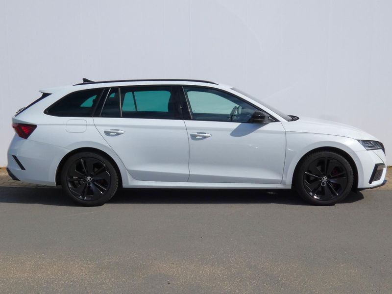 Škoda Octavia (2023) Combi RS 2.0 TDI 147KW 4x4 - fotka 3 z 30