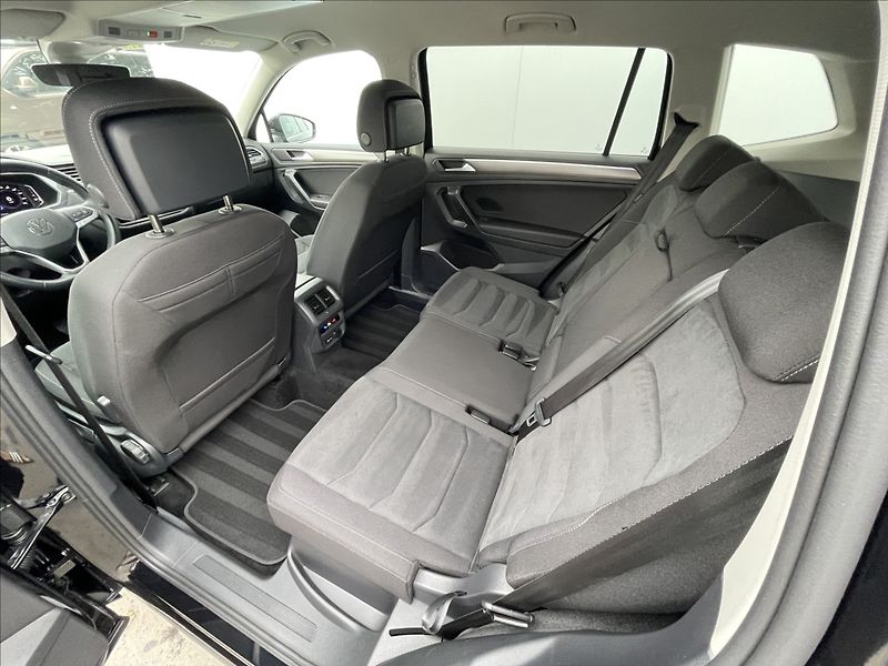 Volkswagen Tiguan 1,5 TSI DSG Elegance NAVI+LED - fotka 17 z 24