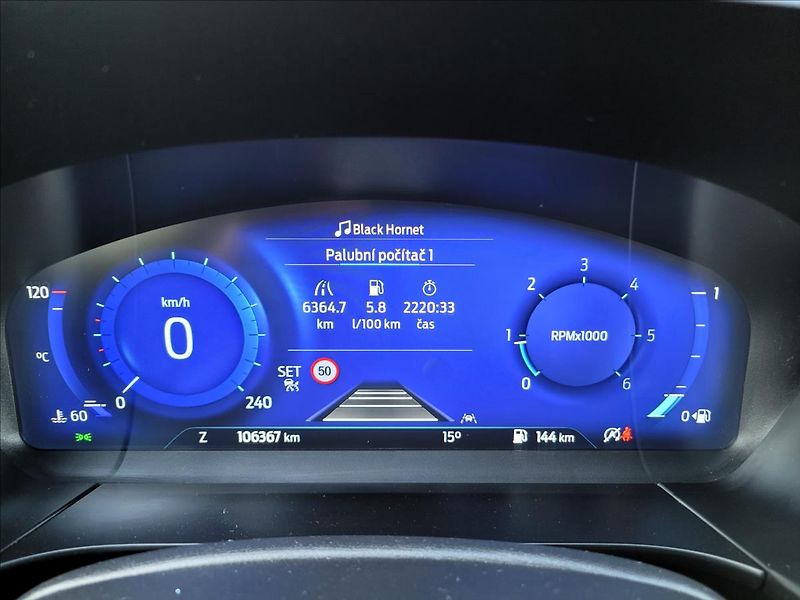 Ford Kuga 2,0 D,ST-line,led,kůže - fotka 26 z 50