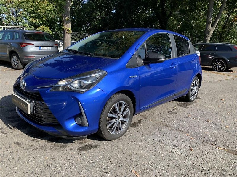 Toyota Yaris 1,5 HYBRID - fotka 1 z 20