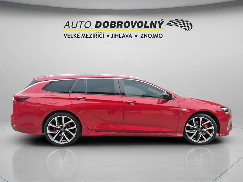 Opel Insignia GSi Sports Tourer F 2.0 SHT & - fotka 9 z 49