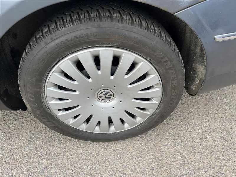Volkswagen Passat 1,9 TDi KLIMA ROZVODY - fotka 31 z 32