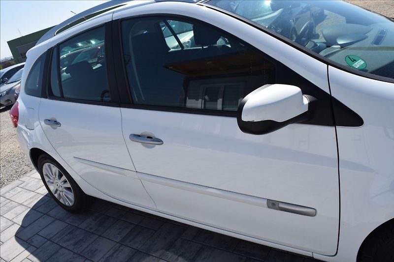 Renault Clio 1,2 i 74KW ALU KLIMA TAŽNÉ - fotka 9 z 48