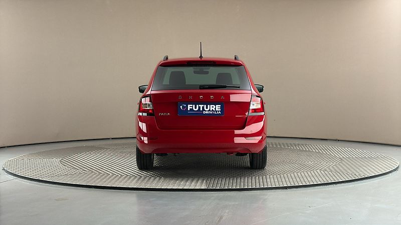 Škoda Fabia 1.0 TSI Ambition Combi - fotka 5 z 24