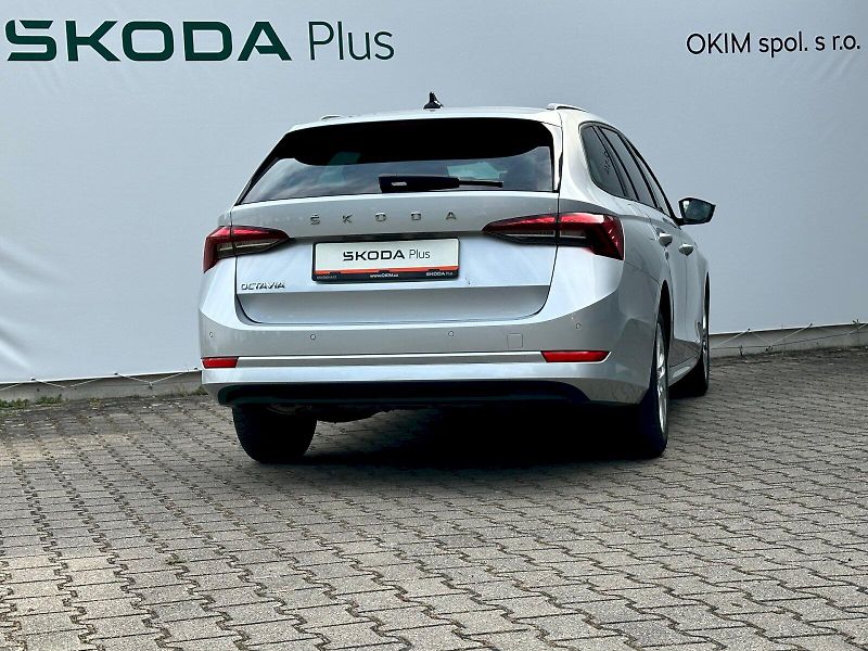 Škoda Octavia (2023) 2.0 TDI 85kW Ambition Combi - fotka 2 z 22