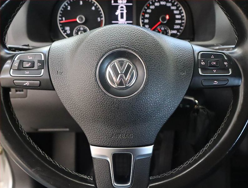 Volkswagen Touran (2013) 2.0 TDI, Navi, Tempomat - fotka 21 z 21