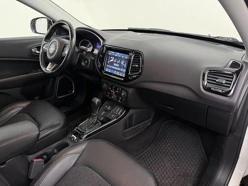 Jeep Compass 1.4T 125kW Aut. 4x4 Limited TZ - fotka 4 z 17