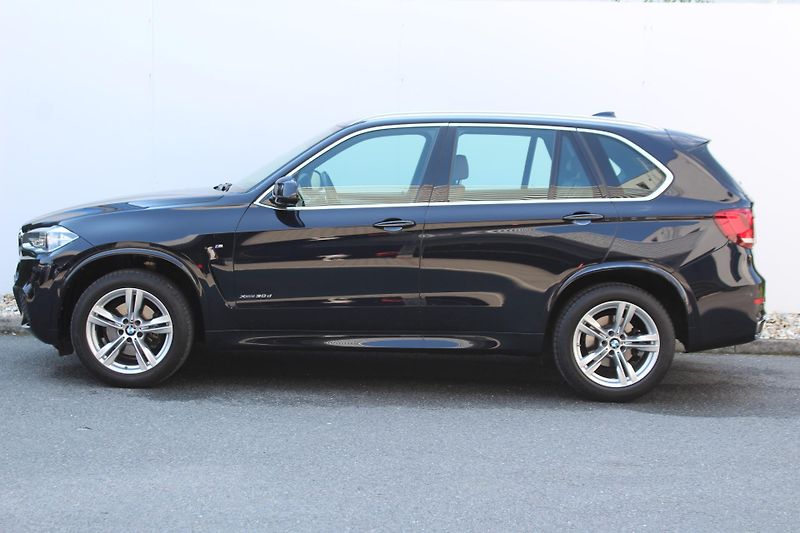 BMW X5 xDrive30d - fotka 9 z 25
