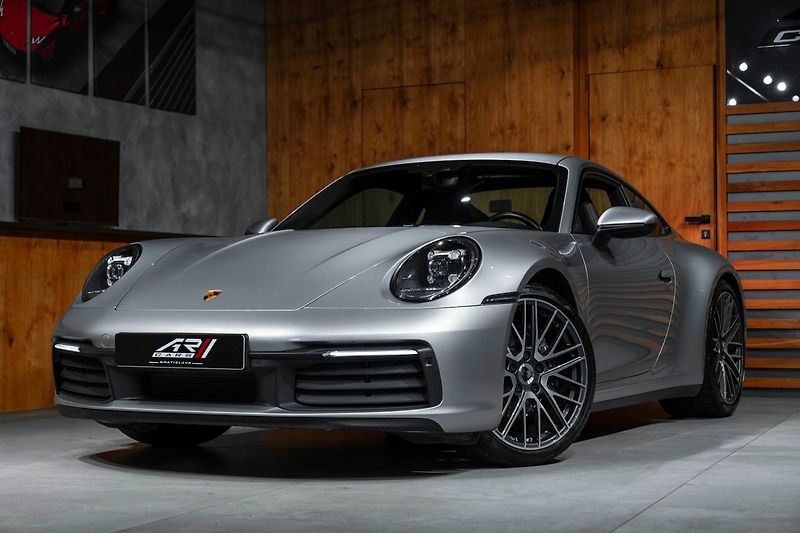 Porsche 911 - fotka 4 z 27
