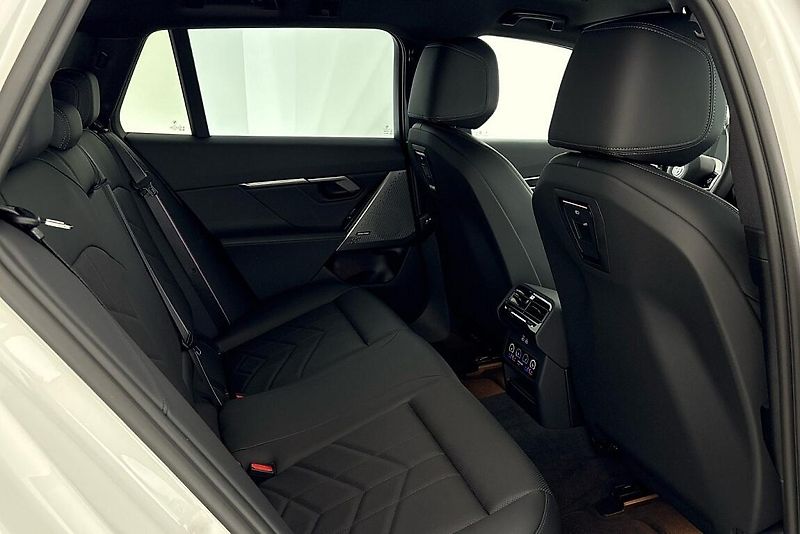 BMW Řada 5 540d xDrive Touring - fotka 12 z 25
