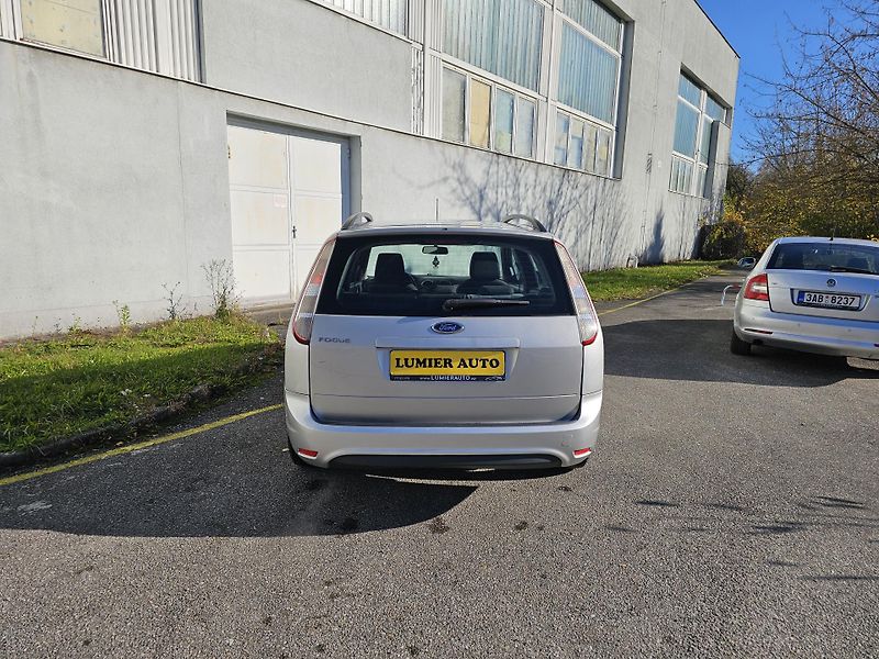 Ford Focus (2011) 1.6i, KLIMA - fotka 4 z 19