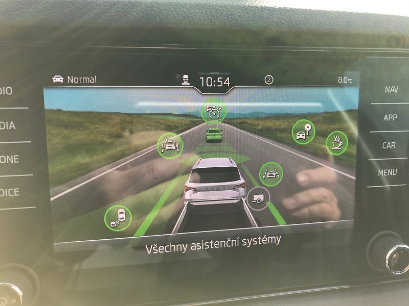 Škoda Karoq (2024) SEL TS 110/1.5 M6F - fotka 20 z 24