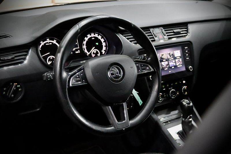 Škoda Octavia 3 FL Combi 1.4 TSI 110 kW DSG - fotka 11 z 34
