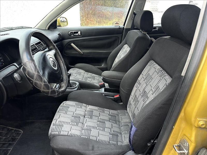 Volkswagen Passat 1,9 TDI  Aut klima Eko zaplace - fotka 14 z 27