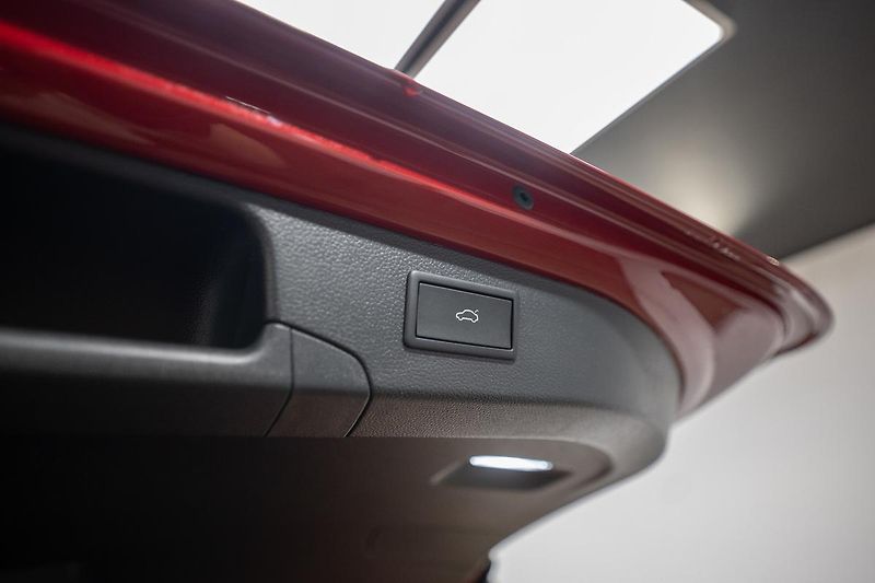 Škoda Superb 2.0 TDI 110 kW L&K - fotka 31 z 43