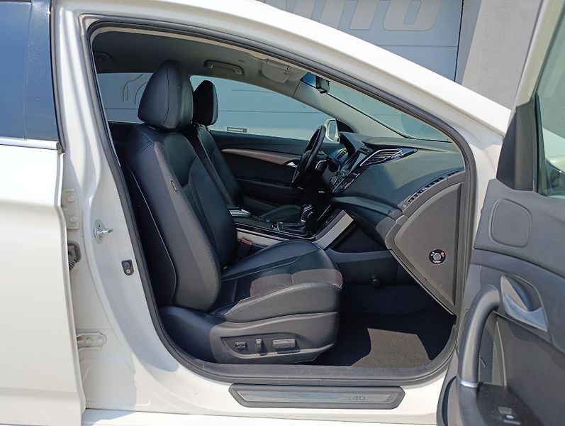 Hyundai i40 1.7CRDi 100kW ČR  - fotka 17 z 34