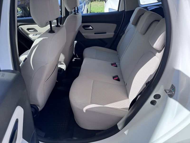 Dacia Duster 2,0 16V 4x4 - fotka 11 z 38