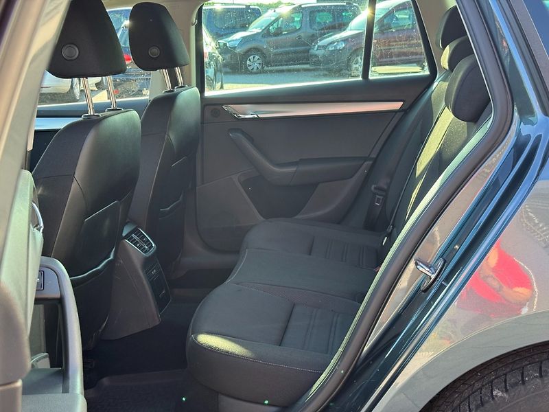 Škoda Octavia (2018) Style 1,0 TSI 85 Kw - fotka 13 z 36