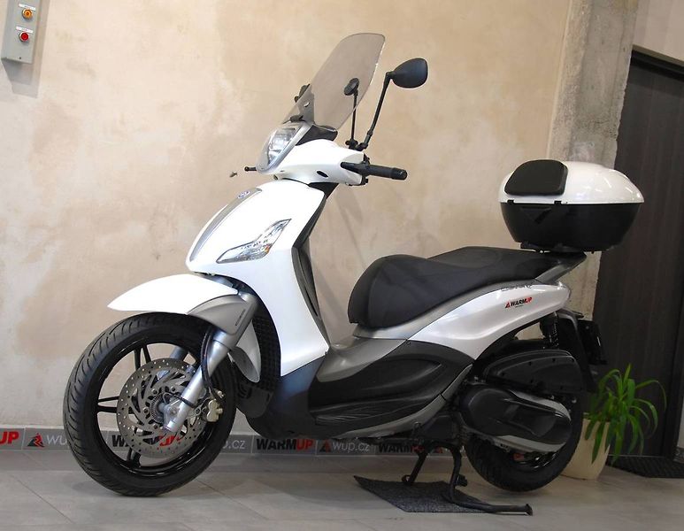 Piaggio Beverly 350 (2015) ABS + ASR - fotka 15 z 22