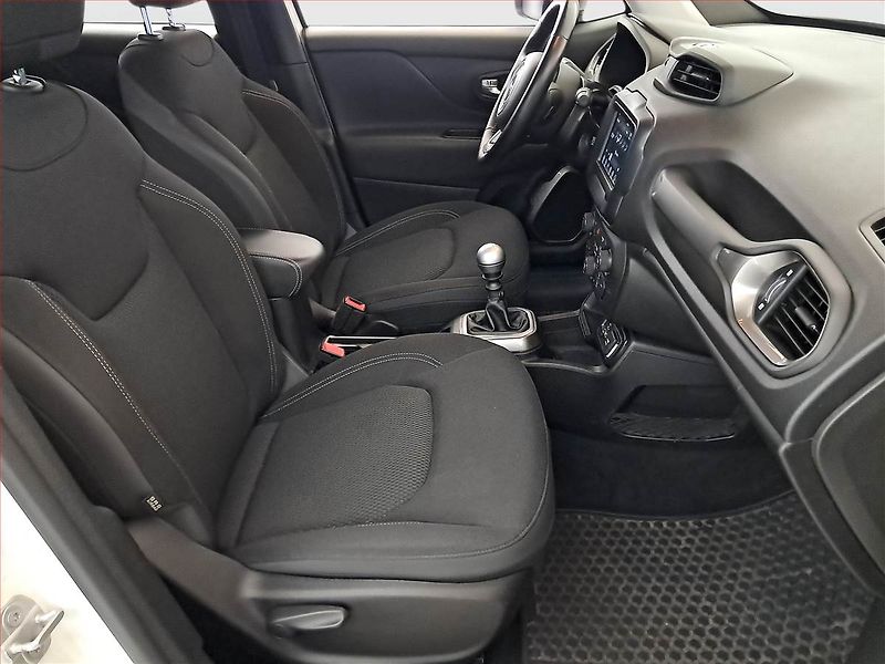 Jeep Renegade (2019) 1.0 T-GDI, Serv.kniha - fotka 9 z 18