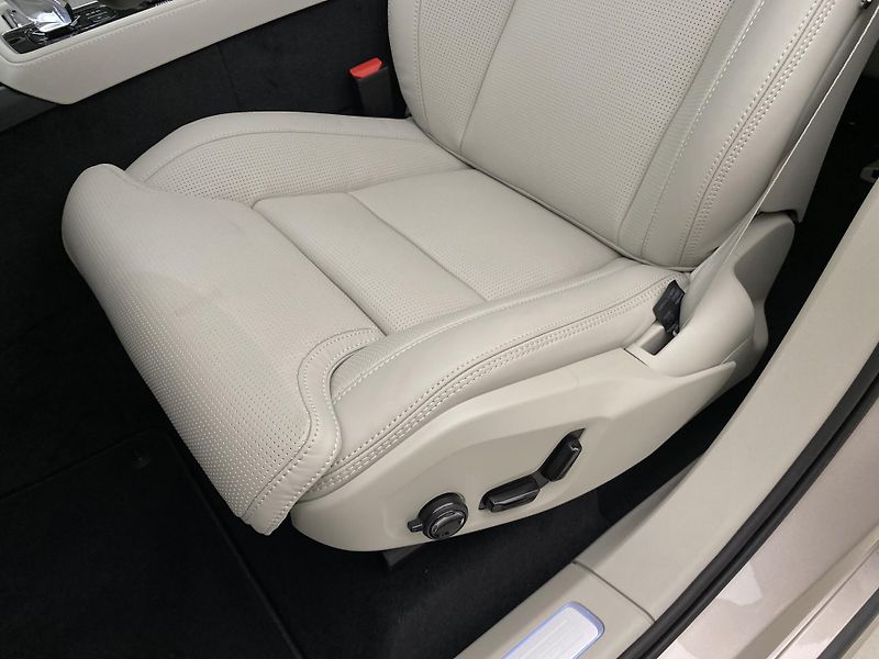 Volvo XC90 (2026) T8 AWD Plug-in BRIGHT PLUS 7m - fotka 33 z 71