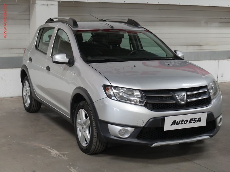 Dacia Sandero (2013) 1.5dCi, AC, tempo - fotka 1 z 21