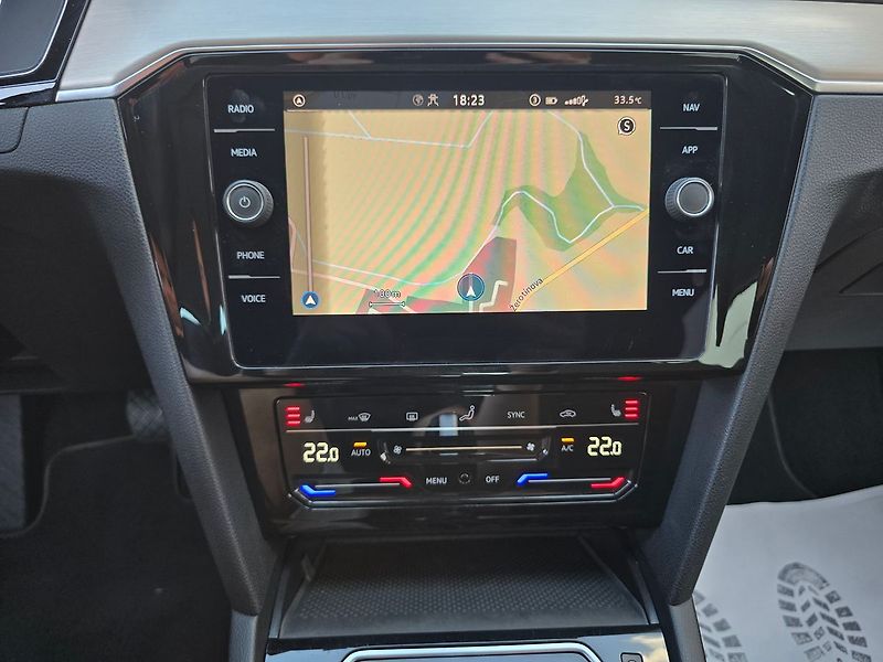 Volkswagen Passat DSG 2,0TDI ELEGANCE NAVI - DPH - fotka 14 z 18