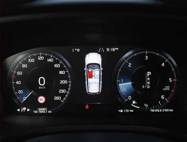 Volvo V60 (2018) D3 2.0, Automat, Serv.kniha - fotka 11 z 24
