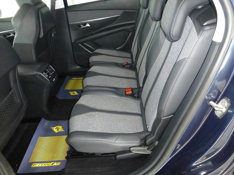 Peugeot 5008 (2020) 1,5HDI-96KW*NAVI**KAMERA*7MÍST - fotka 16 z 33