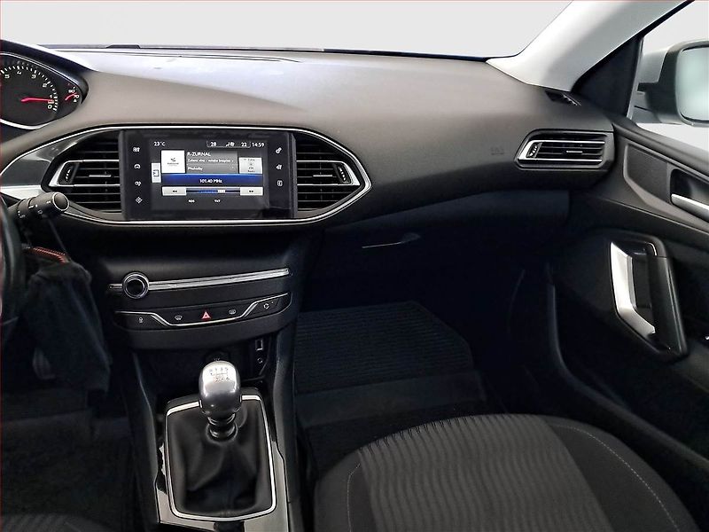 Peugeot 308 (2015) Active 1.2 e-THP, Navi - fotka 8 z 19